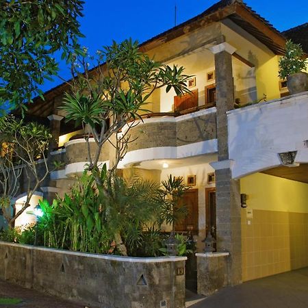 Hotel Taman Ayu 212 Denpasar Zewnętrze zdjęcie