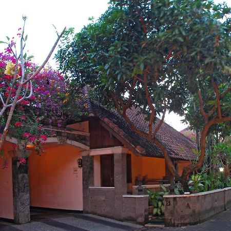 Hotel Taman Ayu 212 Denpasar Zewnętrze zdjęcie